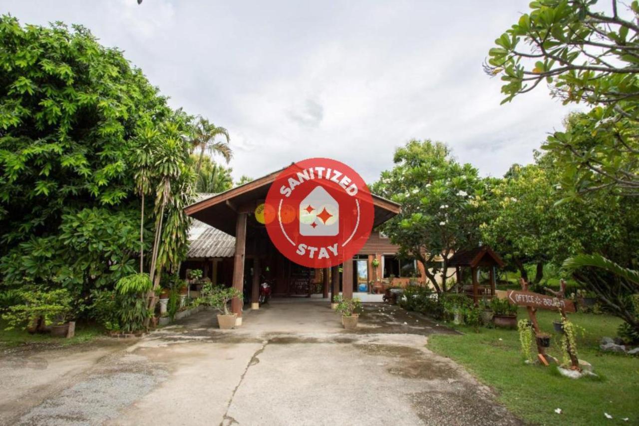 Oyo 909 Guiding Star Resort Чиангмай Экстерьер фото