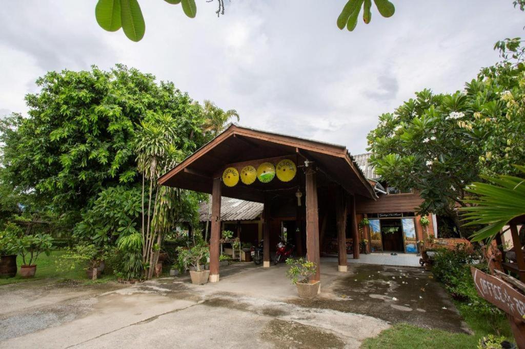 Oyo 909 Guiding Star Resort Чиангмай Экстерьер фото