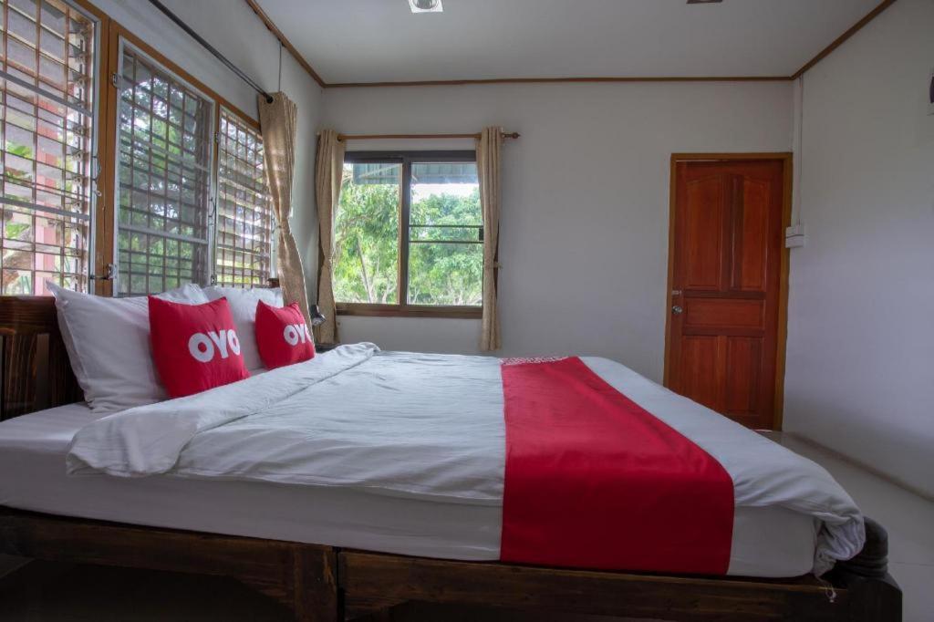 Oyo 909 Guiding Star Resort Чиангмай Экстерьер фото