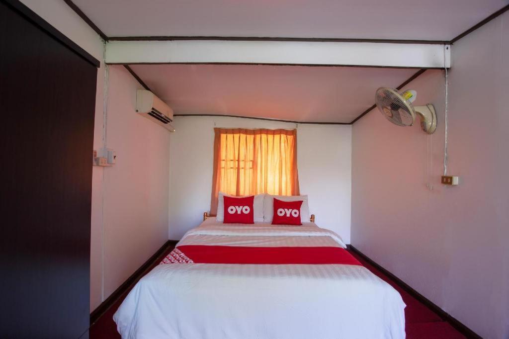 Oyo 909 Guiding Star Resort Чиангмай Экстерьер фото