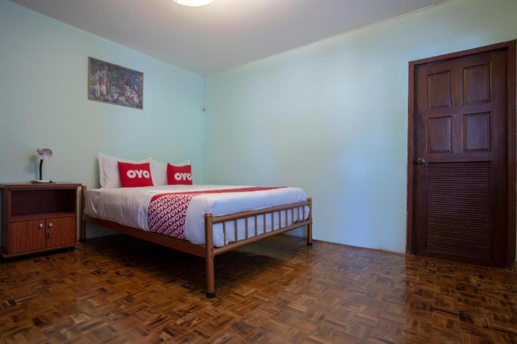 Oyo 909 Guiding Star Resort Чиангмай Экстерьер фото