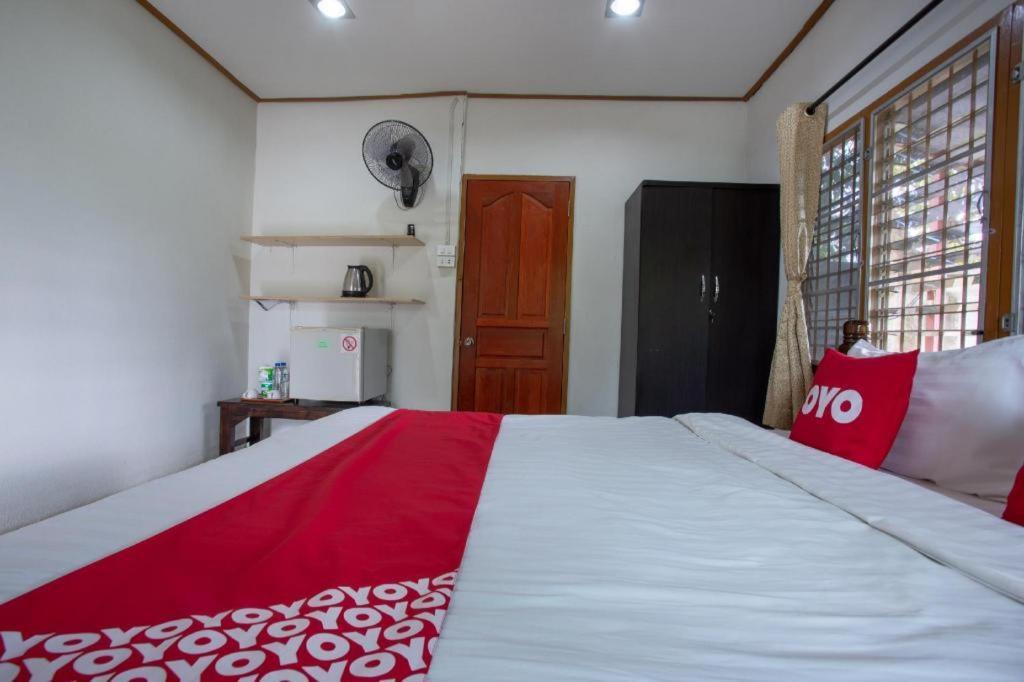 Oyo 909 Guiding Star Resort Чиангмай Экстерьер фото