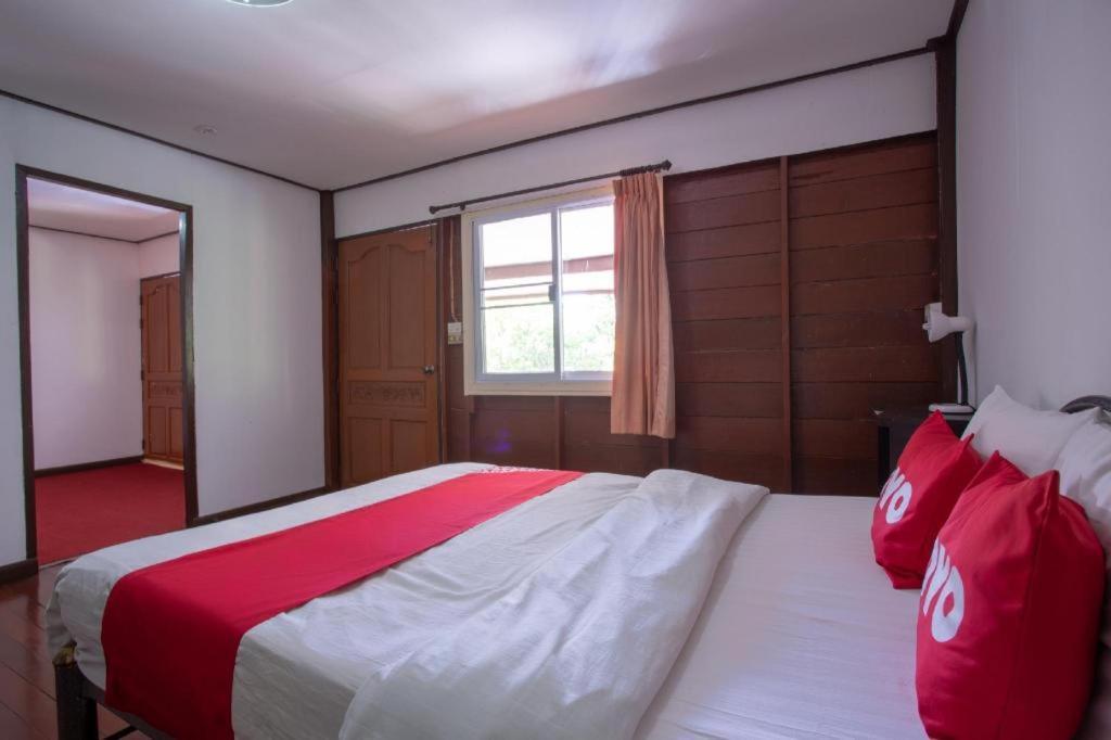 Oyo 909 Guiding Star Resort Чиангмай Экстерьер фото