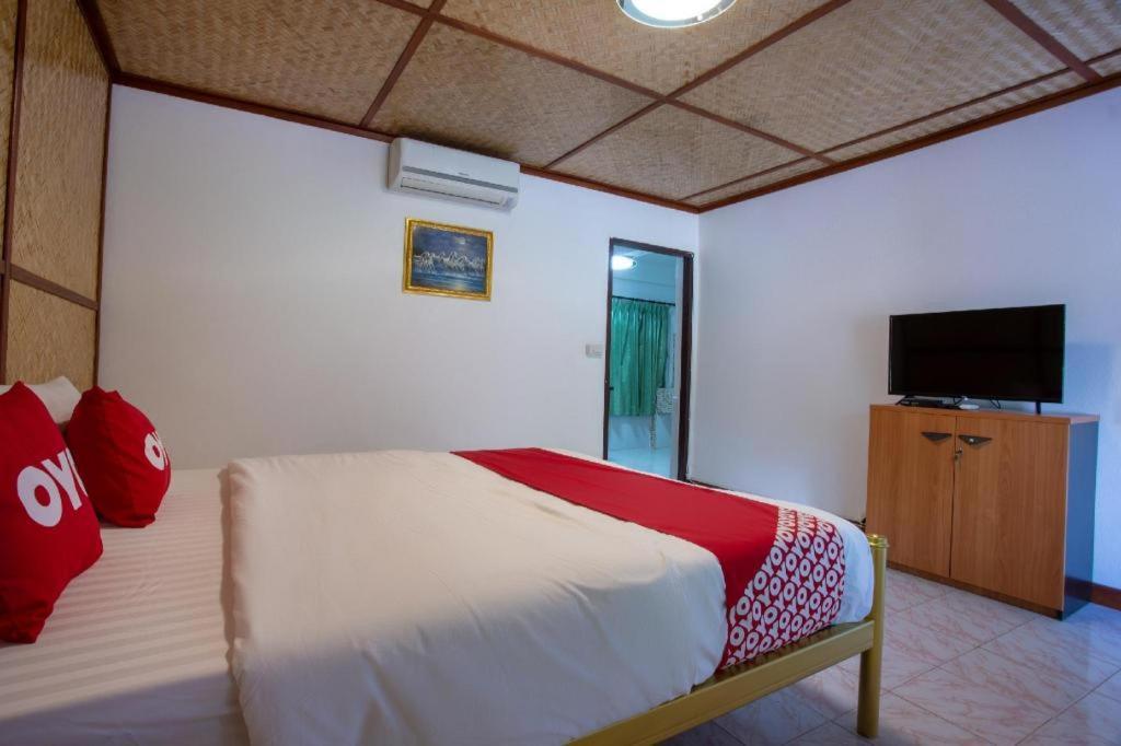Oyo 909 Guiding Star Resort Чиангмай Экстерьер фото