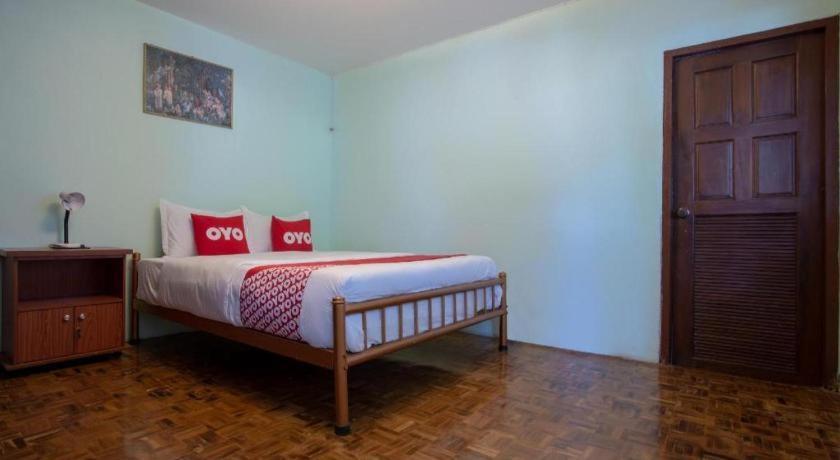 Oyo 909 Guiding Star Resort Чиангмай Экстерьер фото