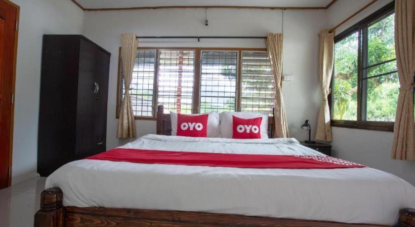 Oyo 909 Guiding Star Resort Чиангмай Экстерьер фото