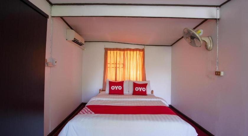 Oyo 909 Guiding Star Resort Чиангмай Экстерьер фото