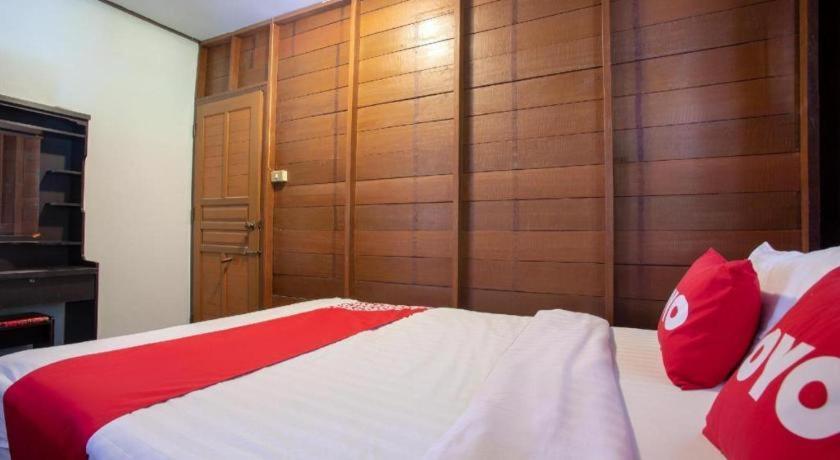 Oyo 909 Guiding Star Resort Чиангмай Экстерьер фото