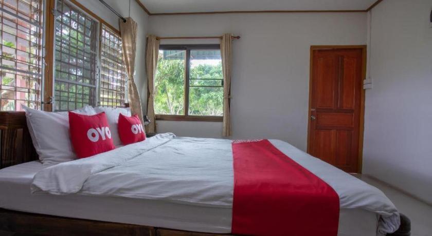 Oyo 909 Guiding Star Resort Чиангмай Экстерьер фото